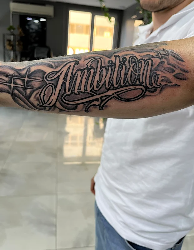 Ambition dövmesi · ön kol