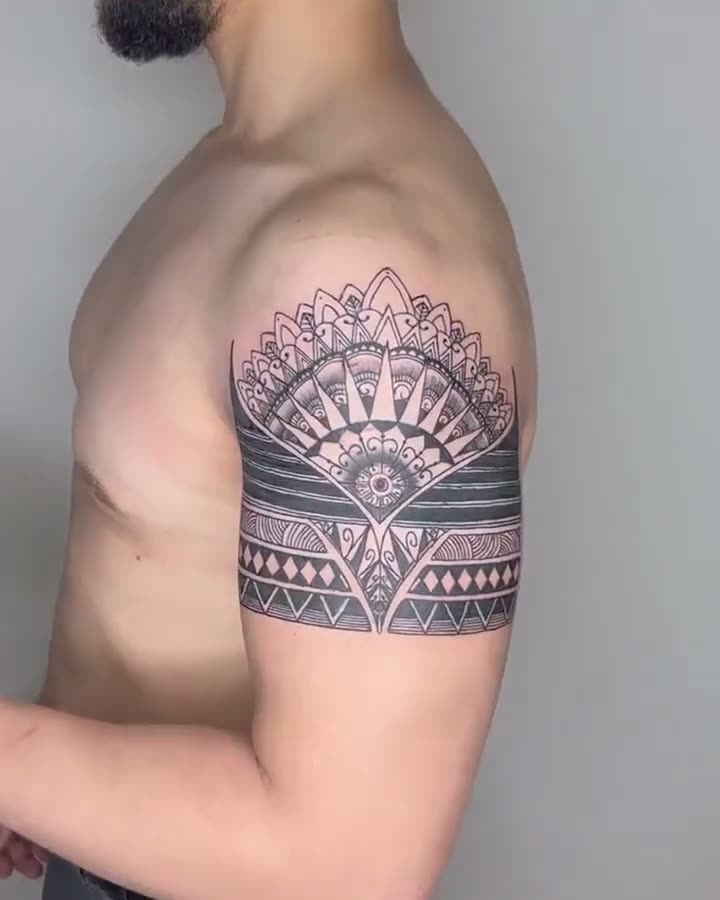 Mandala omuz dövmesi videosu · Dövme Ankaram